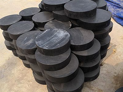 栖霞市板式橡胶支座由若干层橡胶片与薄钢板经加压硫化